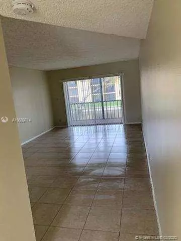 7925 S Colony Cir S #207, Tamarac, FL 33321