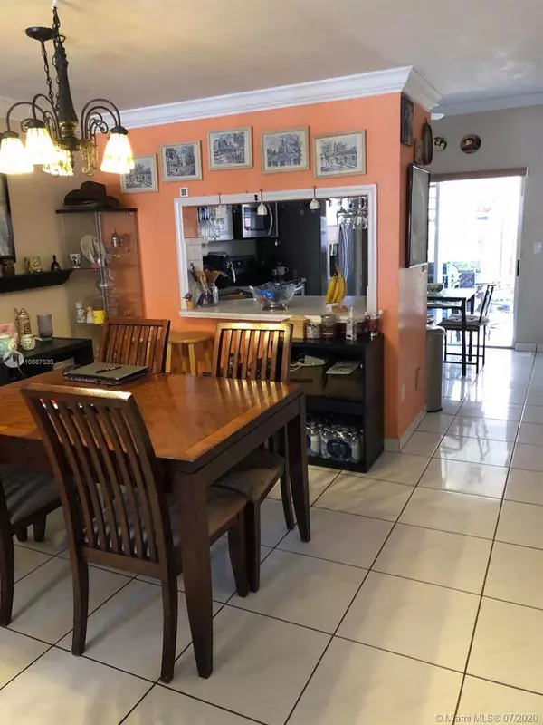 Hialeah Gardens, FL 33016,9837 W Okeechobee Rd #303