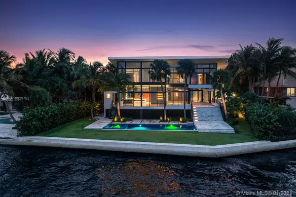 6815 Sunrise Dr, Coral Gables, FL 33133