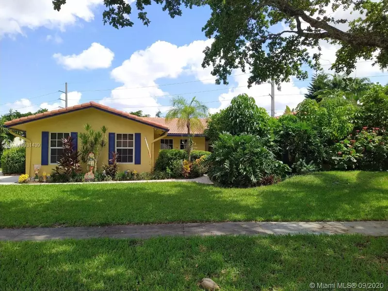 840 E Plantation Cir, Plantation, FL 33324