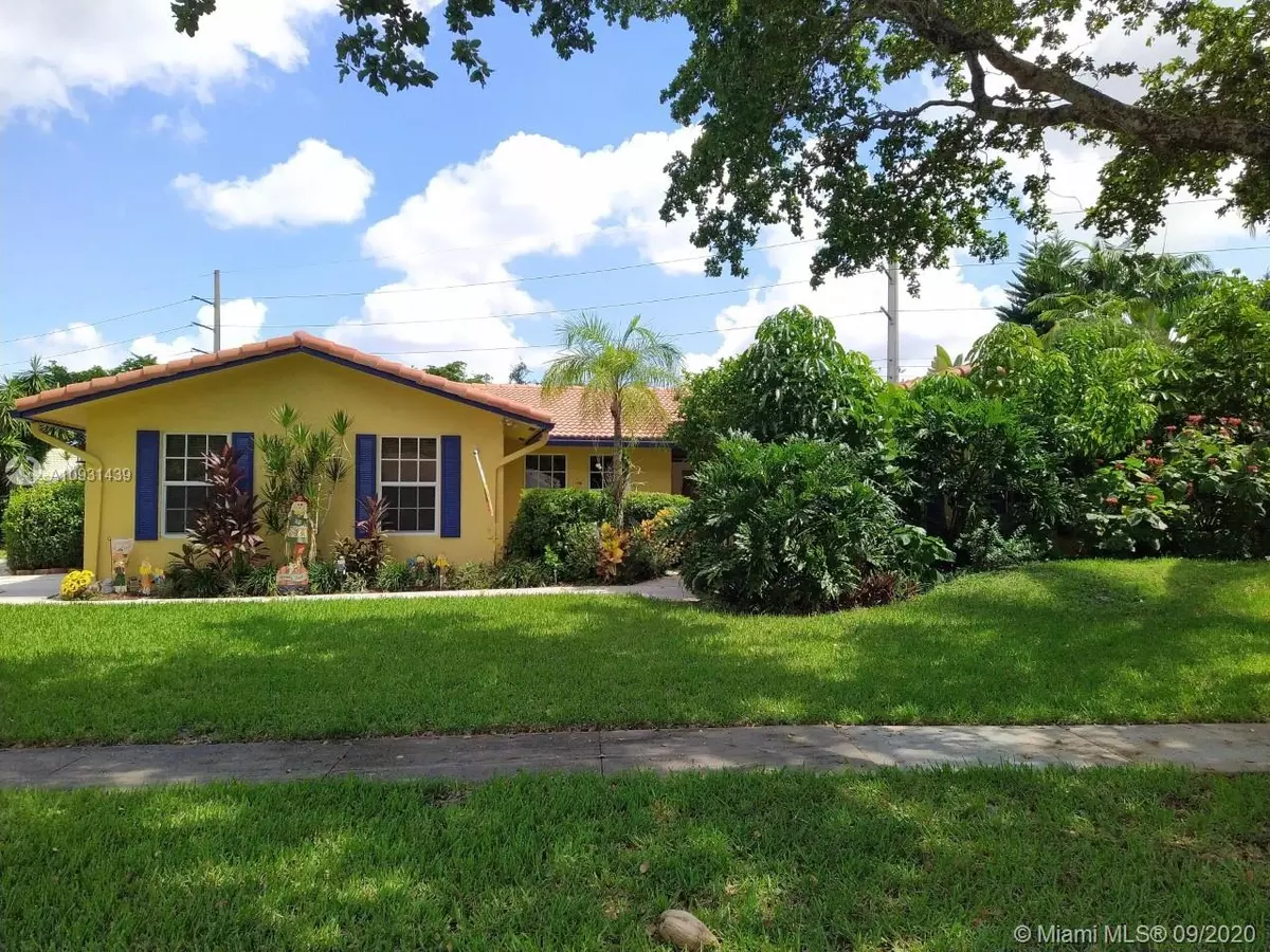 Plantation, FL 33324,840 E Plantation Cir