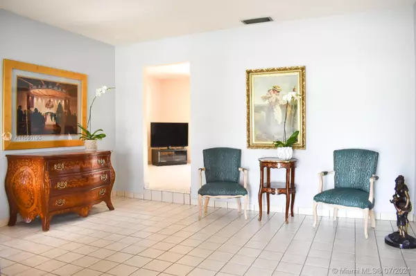 Miami, FL 33165,8720 SW 54th St