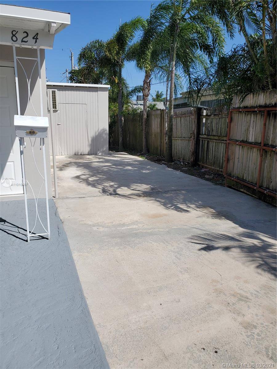 Pompano Beach, FL 33060,824 NE 11th Ave