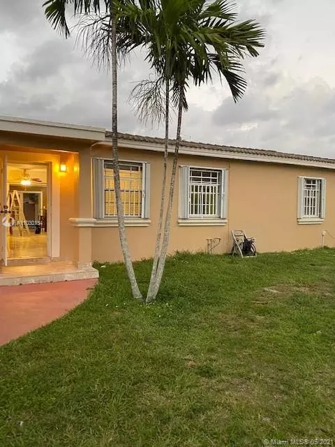10121 SW 35th Ter, Miami, FL 33165