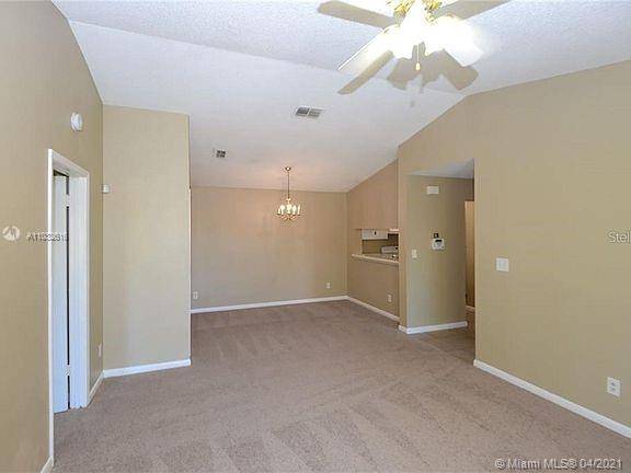 5213 Via Hacienda #B306, Orlando, FL 32839