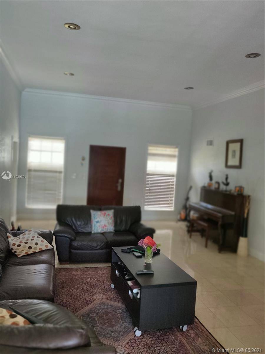 Miami, FL 33180,2410 NE 195th St