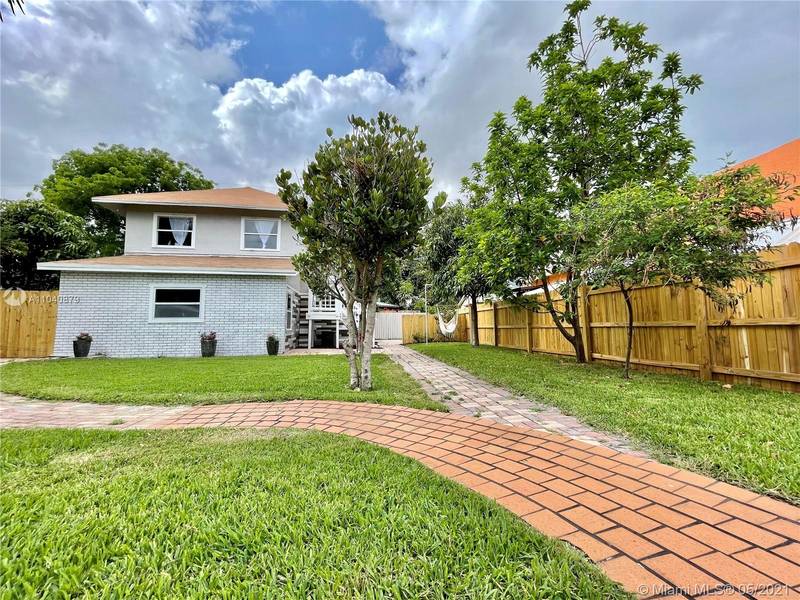 425 El Prado, West Palm Beach, FL 33405