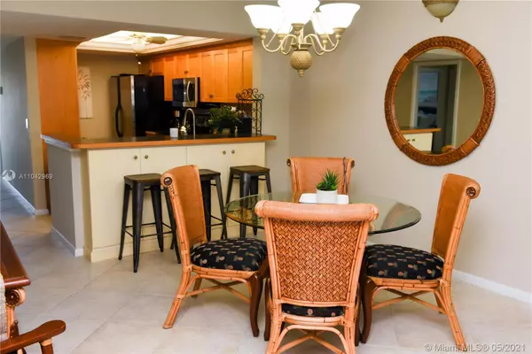 Hutchinson Island, FL 34996,20 NE Plantation Rd #306