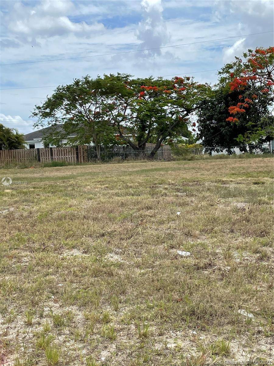 Cape Coral, FL 33993,18 TROPICANA PKWY W