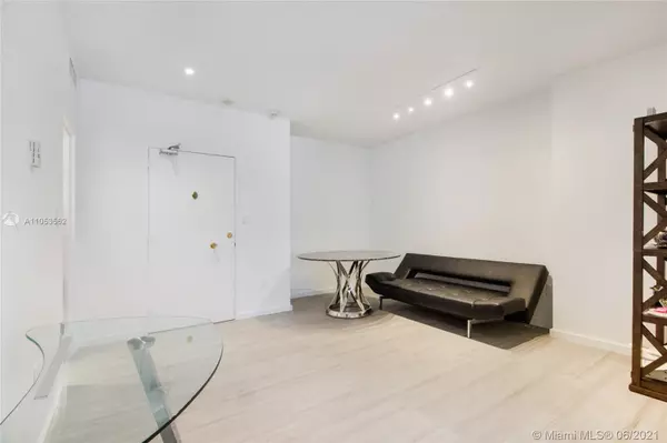 5255 Collins Ave #7C, Miami Beach, FL 33140