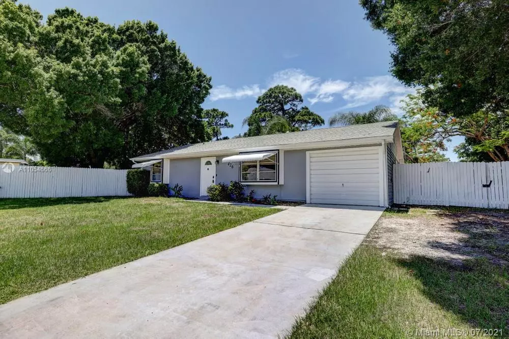 Port St. Lucie, FL 34983,426 NE Donita CT #426