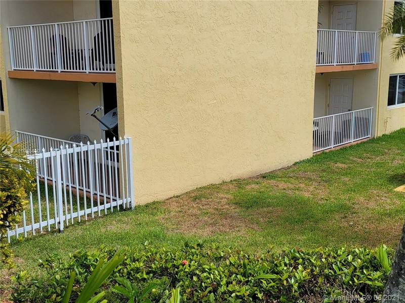 6990 NW 186th St #4-115, Hialeah, FL 33015