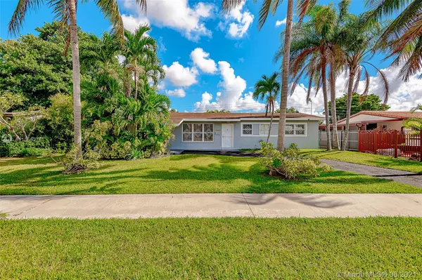 10501 SW 46th Ter, Miami, FL 33165