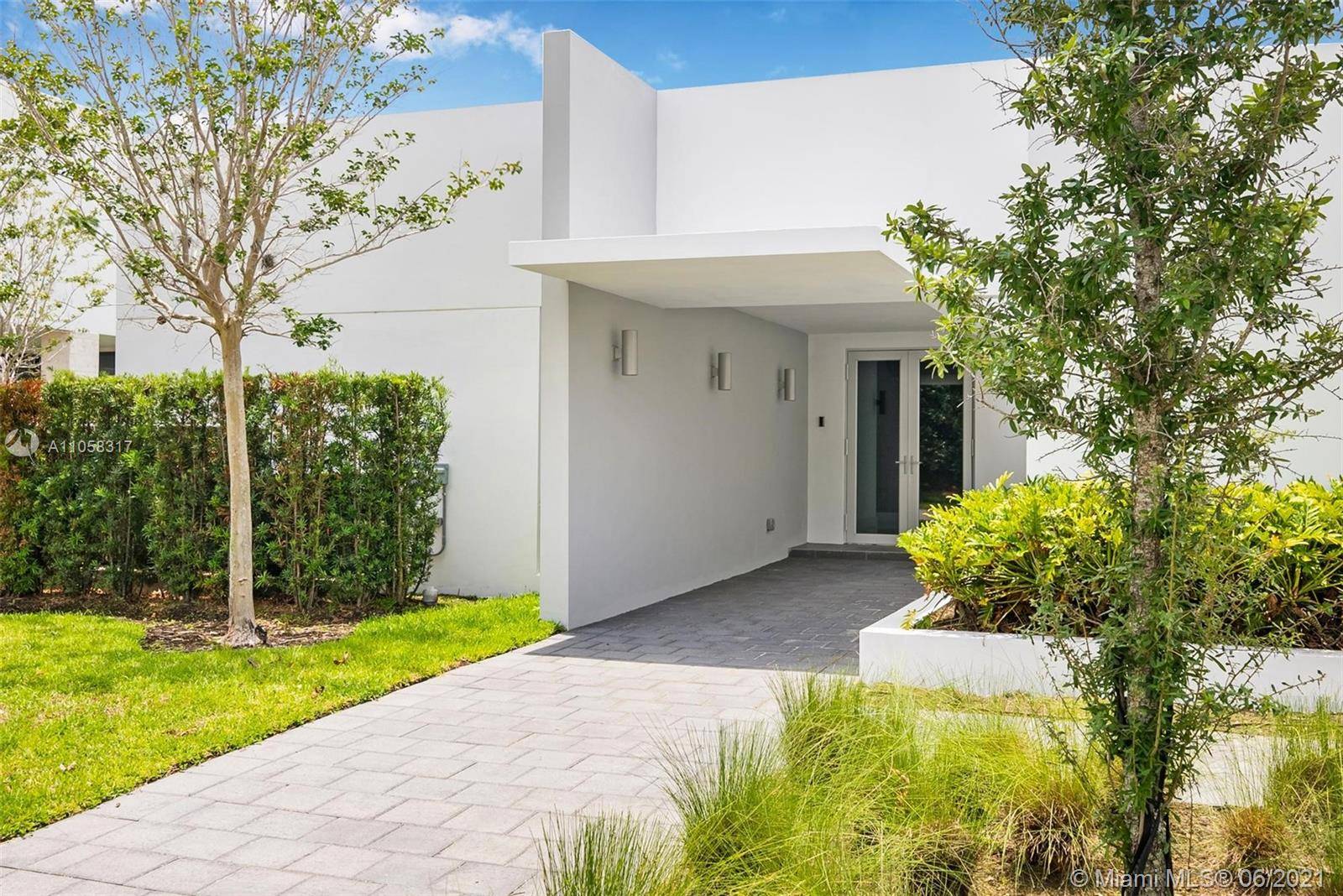 Weston, FL 33326,16590 Sunset Way