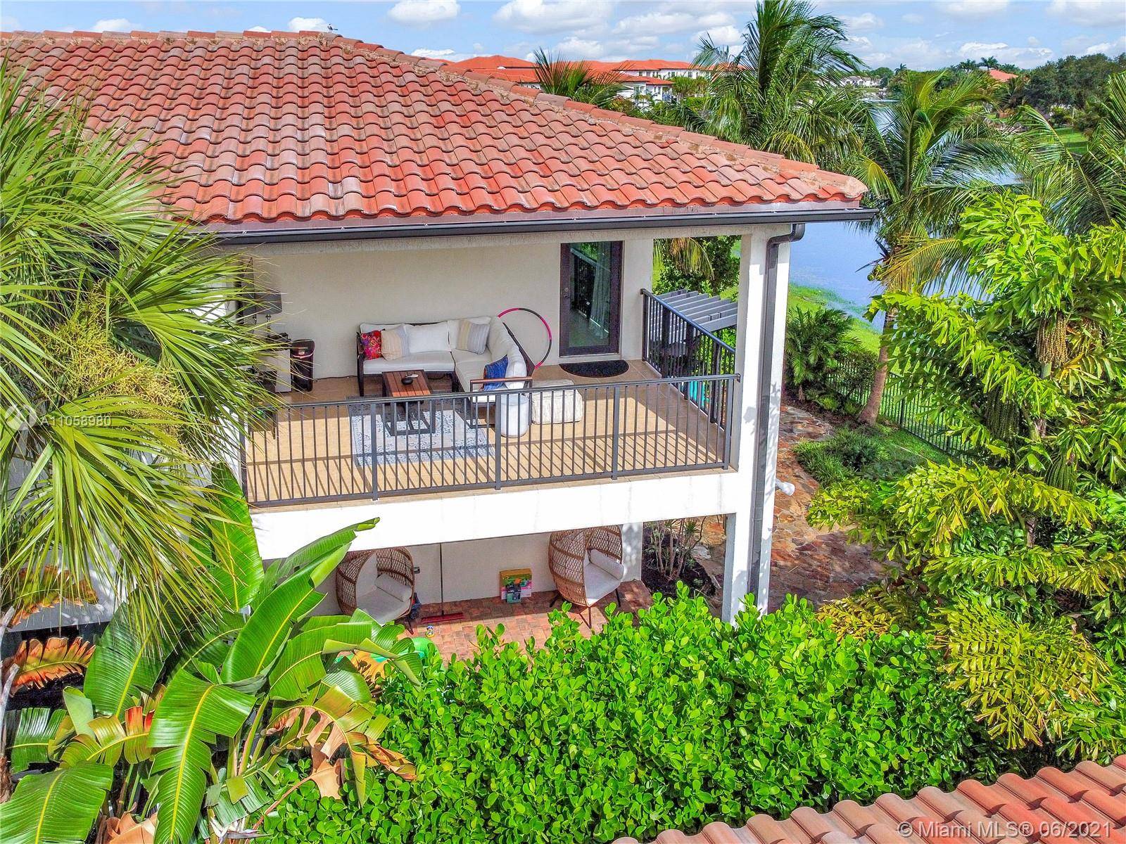 11403 SW 12th St, Pembroke Pines, FL 33025