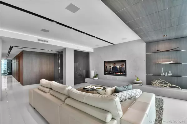 Hollywood, FL 33019,3535 S Ocean Drive #2104