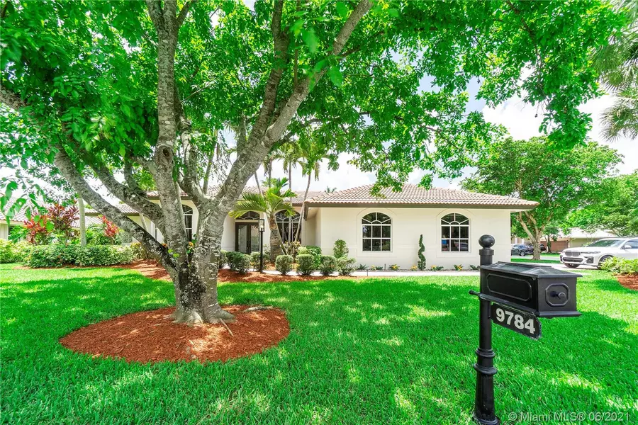 9784 NW 66th Pl, Parkland, FL 33076