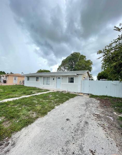 18800 NW 48th Pl, Miami Gardens, FL 33055