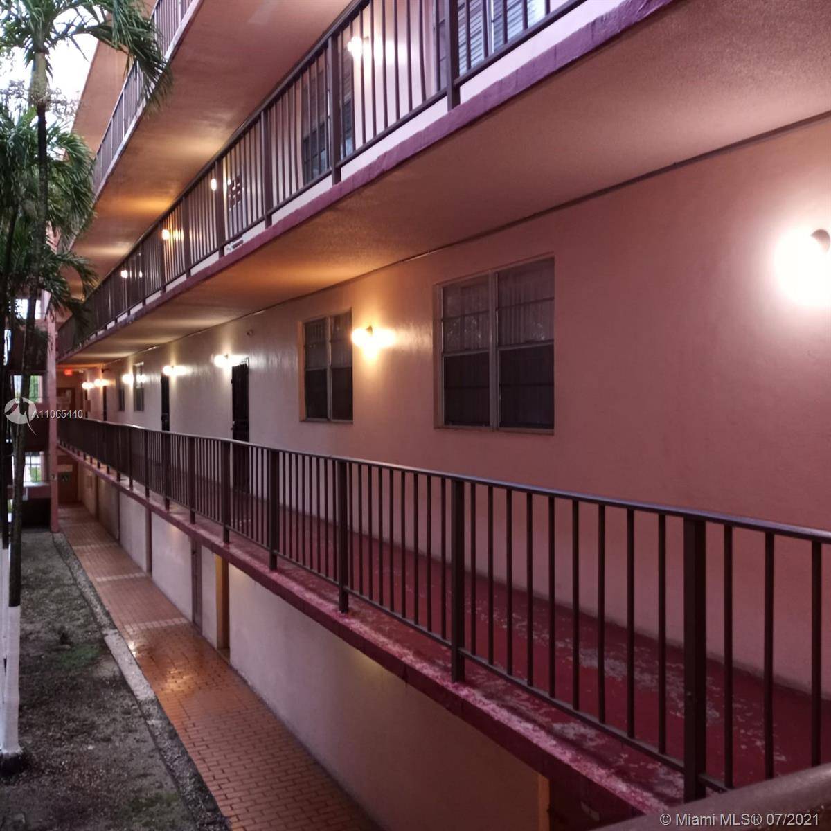 1900 W 68th St #E205, Hialeah, FL 33014