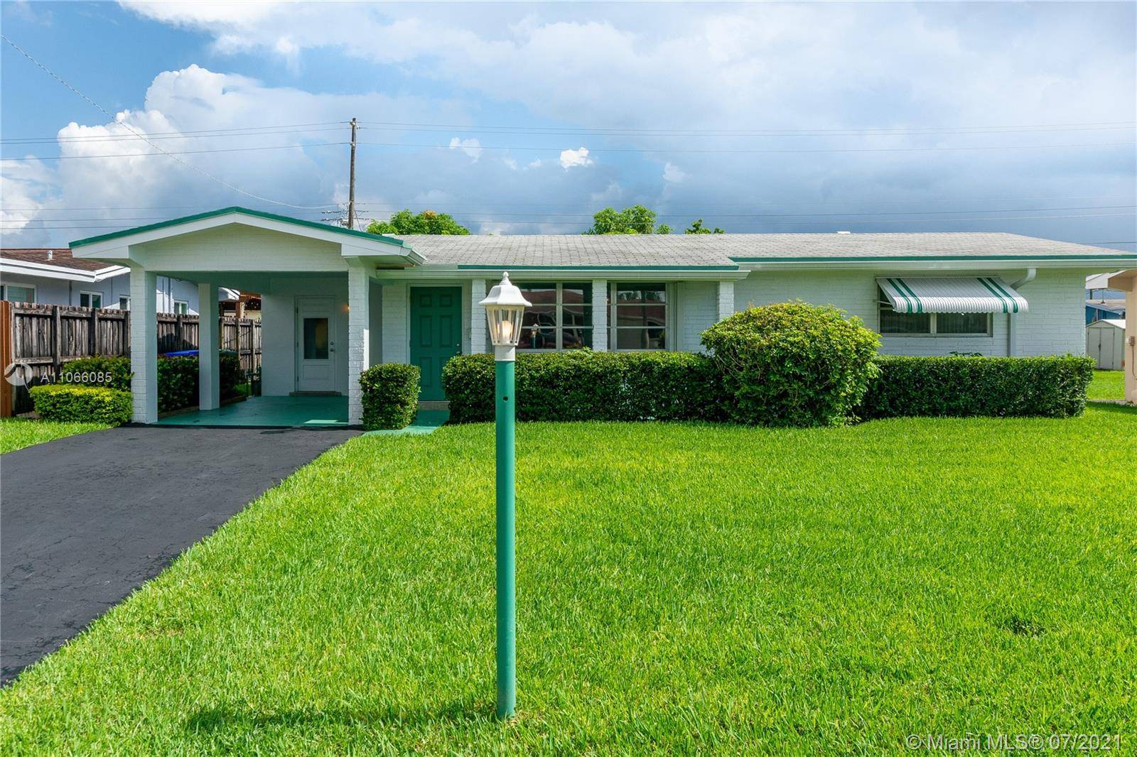 8811 NW 15th Ct, Pembroke Pines, FL 33024