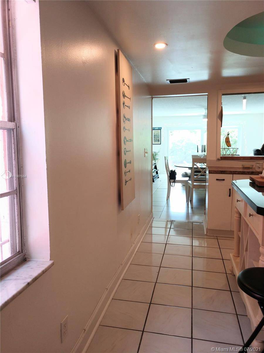 Lauderhill, FL 33313,1604 NW 56th Ave #9