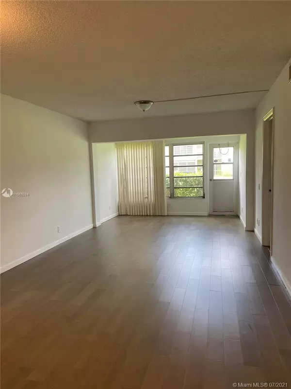 Boca Raton, FL 33428,9851 Sandalfoot Blvd #204