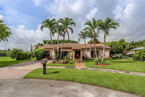 7330 SW 100th Ct, Miami, FL 33173