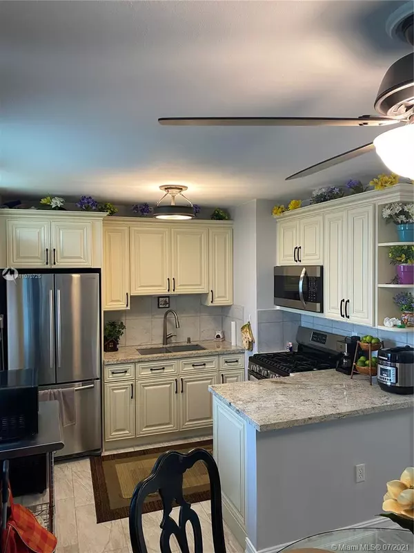 Bay Harbor Islands, FL 33154,1060 98th St #25