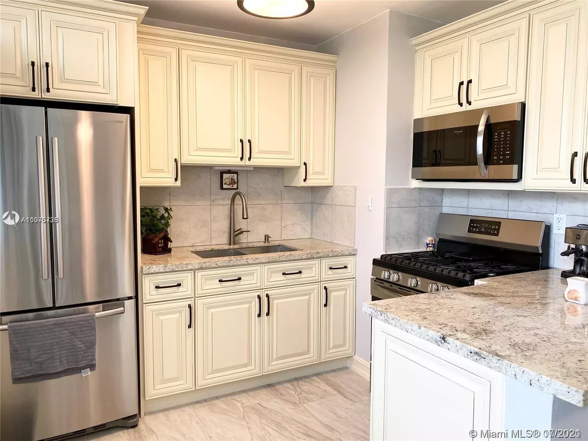 Bay Harbor Islands, FL 33154,1060 98th St #25