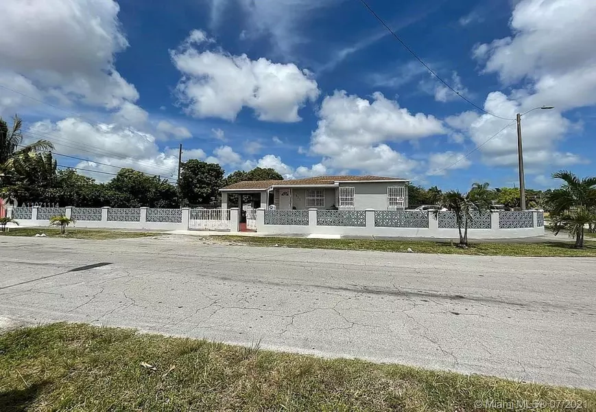 511 NW 30th Pl, Miami, FL 33125