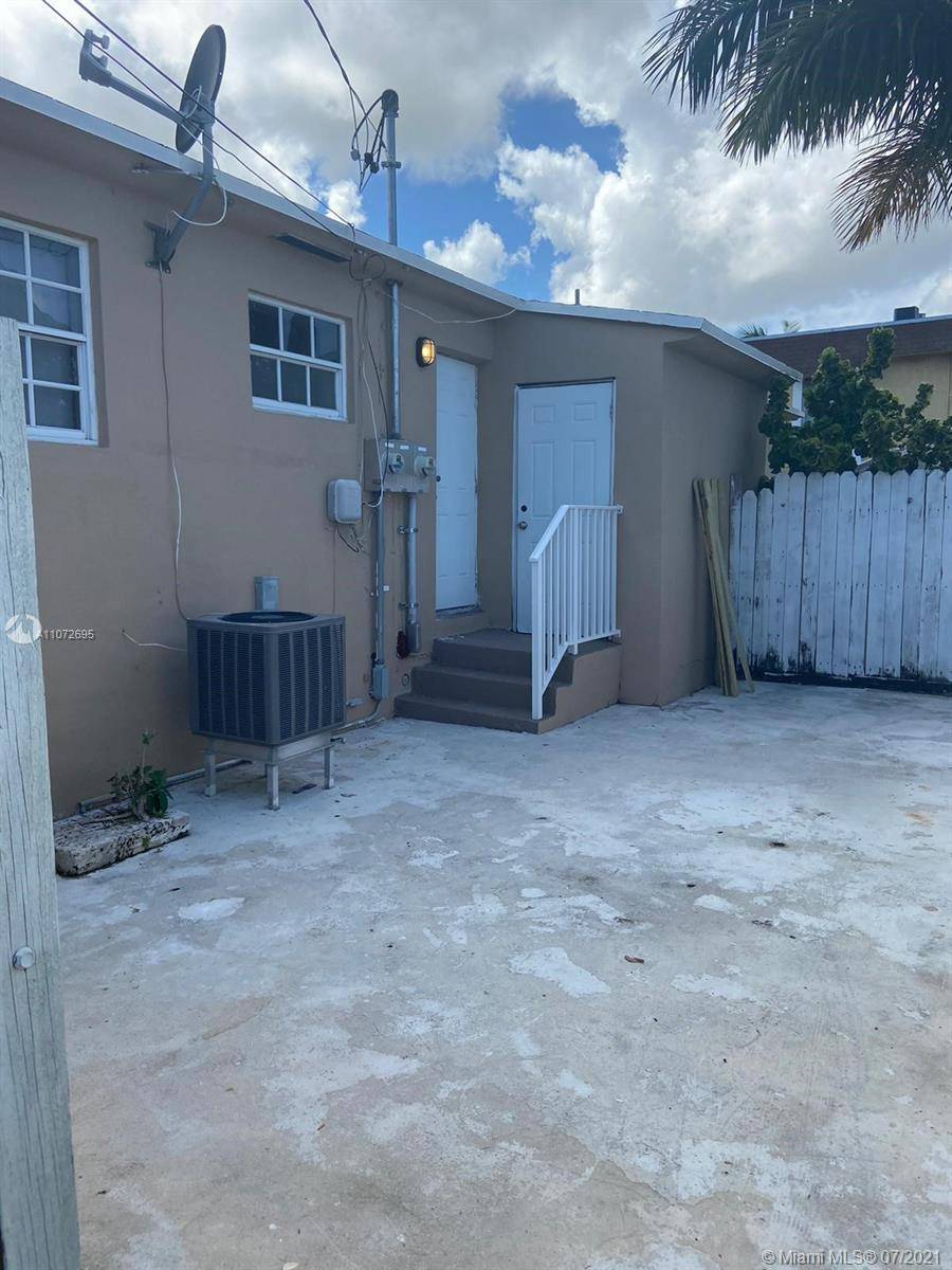 Miami, FL 33126,4421 NW 9th St
