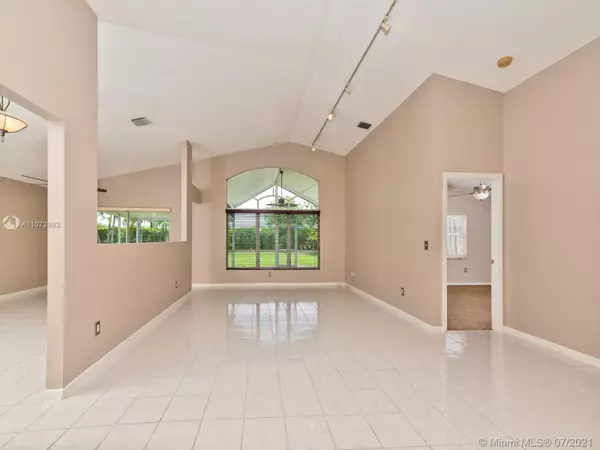 Boca Raton, FL 33498,10656 Plainview Cir #10656