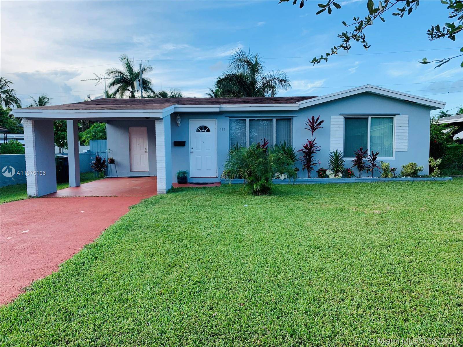 813 NE 2nd St, Hallandale Beach, FL 33009