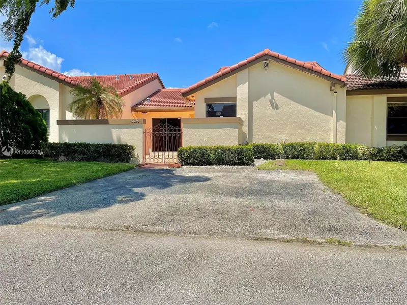 6629 NW 181st Ter, Hialeah, FL 33015