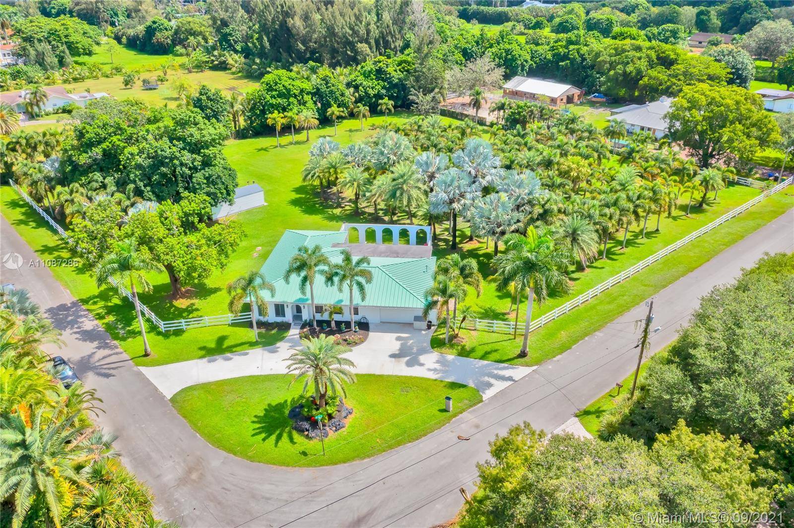 Southwest Ranches, FL 33331,18201 SW 70th Pl