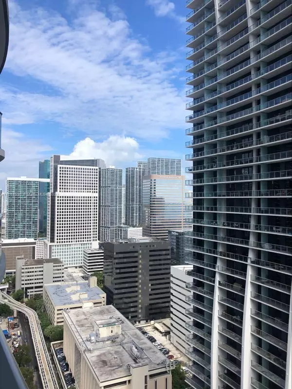 Miami, FL 33131,1000 Brickell Plz #3203