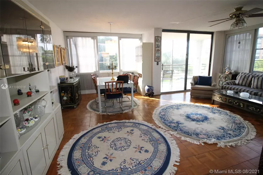 1400 Saint Charles Pl #413, Pembroke Pines, FL 33026