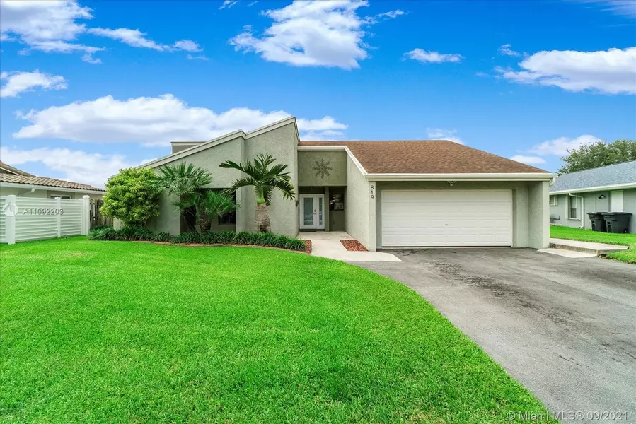 819 W Plantation Cir, Plantation, FL 33324