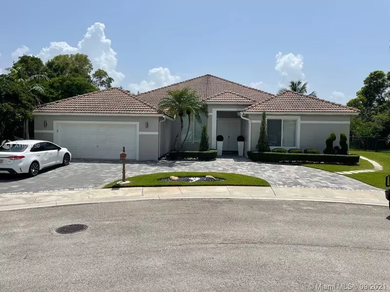 120 Montclaire Dr, Weston, FL 33326