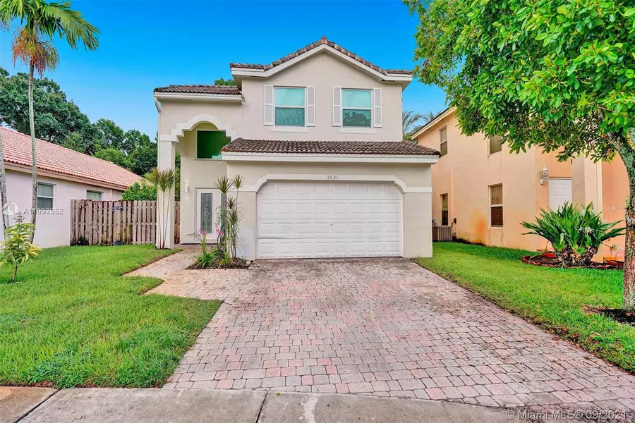 1621 SW 102 Ave, Pembroke Pines, FL 33025