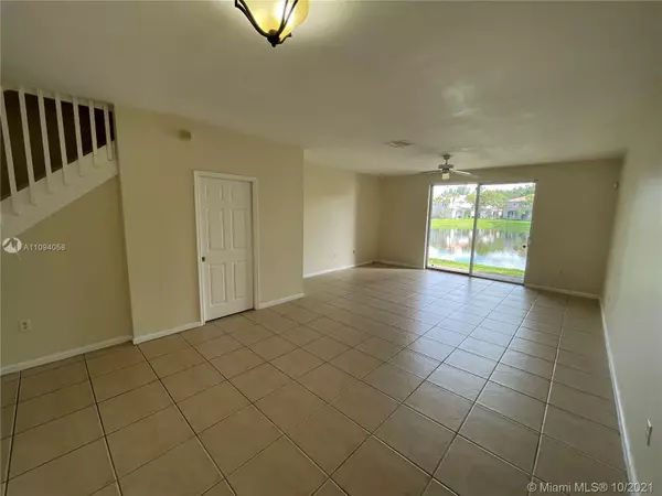 Miramar, FL 33025,8246 SW 27th St #103