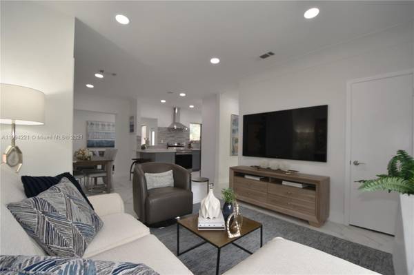 811 SW 26th Ct,  Fort Lauderdale,  FL 33315