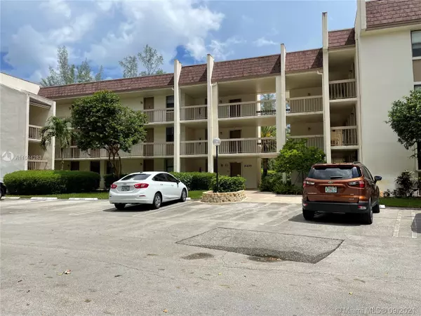 8415 Forest Hills Dr #307, Coral Springs, FL 33065