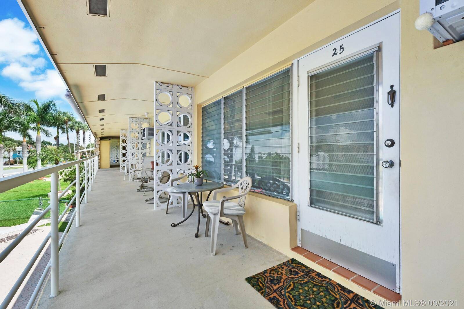 1110 N Riverside Dr #25, Pompano Beach, FL 33062