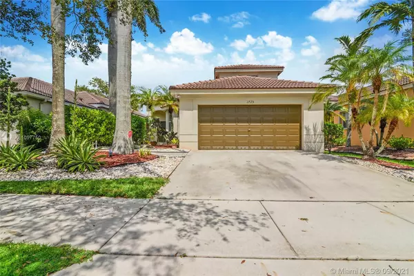 1725 Winterberry Ln, Weston, FL 33327