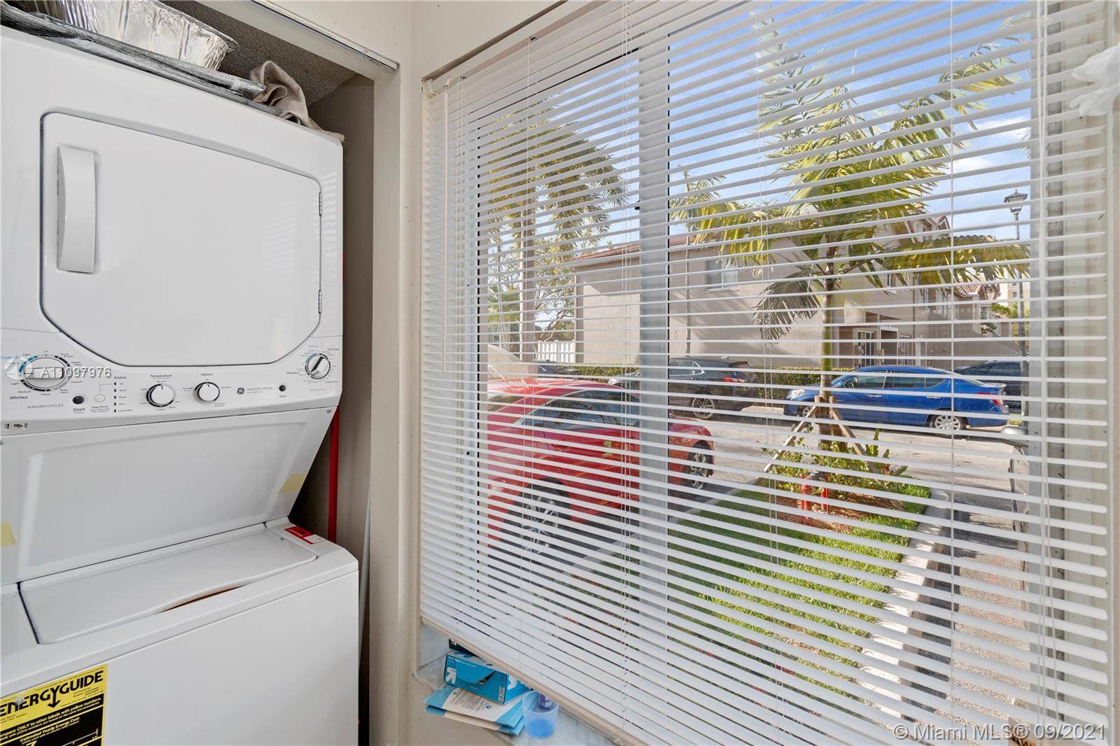 Weston, FL 33326,184 Riviera Cir #32-5