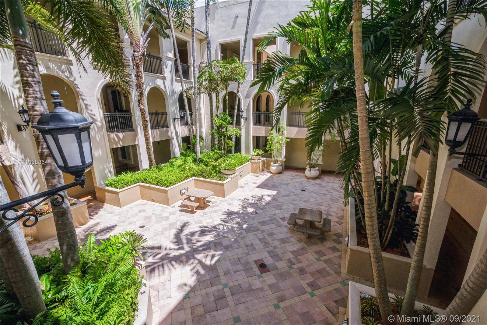 Sunrise, FL 33323,2925 NW 126th Ave #305-1