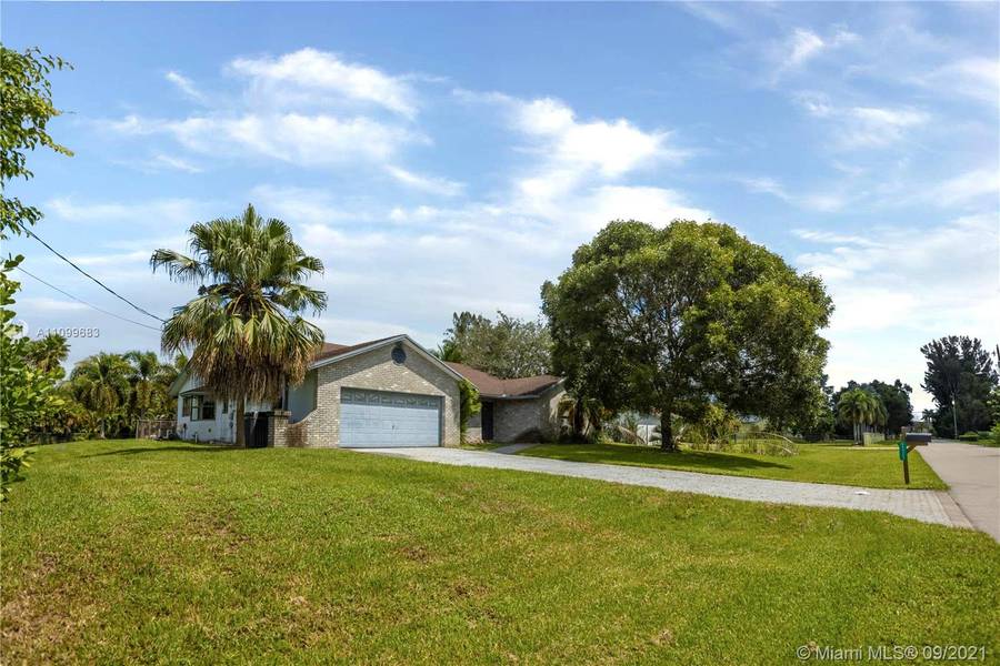 11701 NW 18th Ct, Plantation, FL 33323