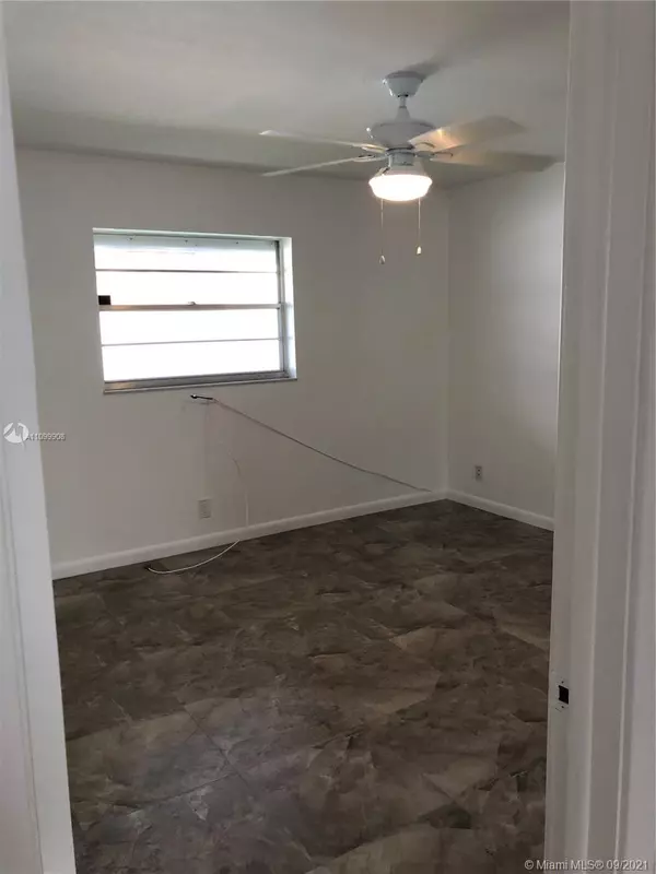 Hollywood, FL 33020,2213 Cleveland St