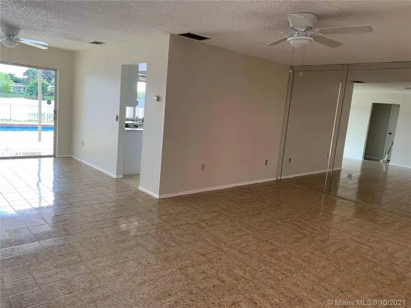 Sunrise, FL 33323,11760 NW 32nd Manor